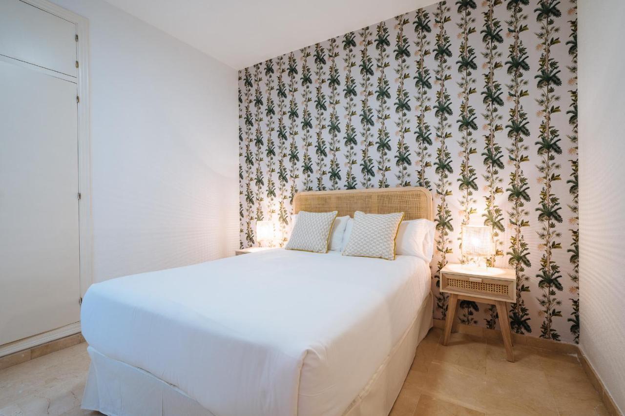 Lirio Suite Apartment - Private Parking Included Sevilla Buitenkant foto